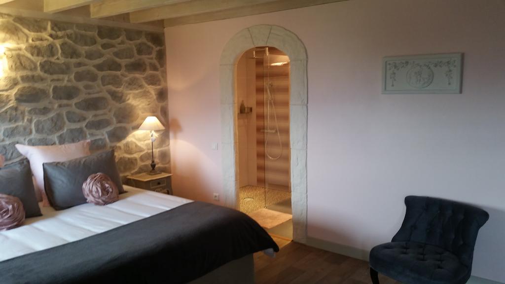 La Maison Sur Les Nuages Hotel Saint-Christophe  Kamer foto